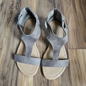 Journee Collection Bevin Flat Sandal Size 7.5